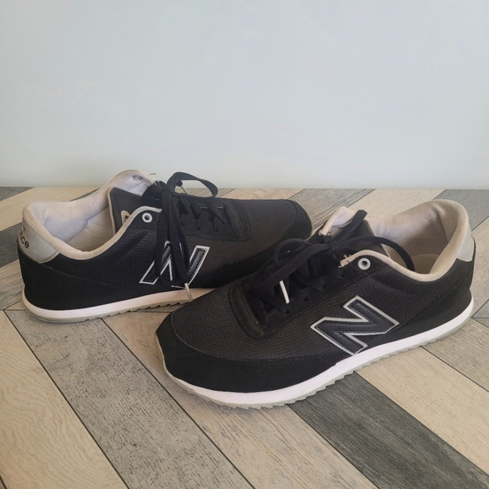 New Balance 501 Women's black running shoe size 11
